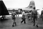073-Families-arriving.jpg