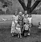 035_Mum_Nanna_Donna_David_Ric_Me_Elaine.jpg